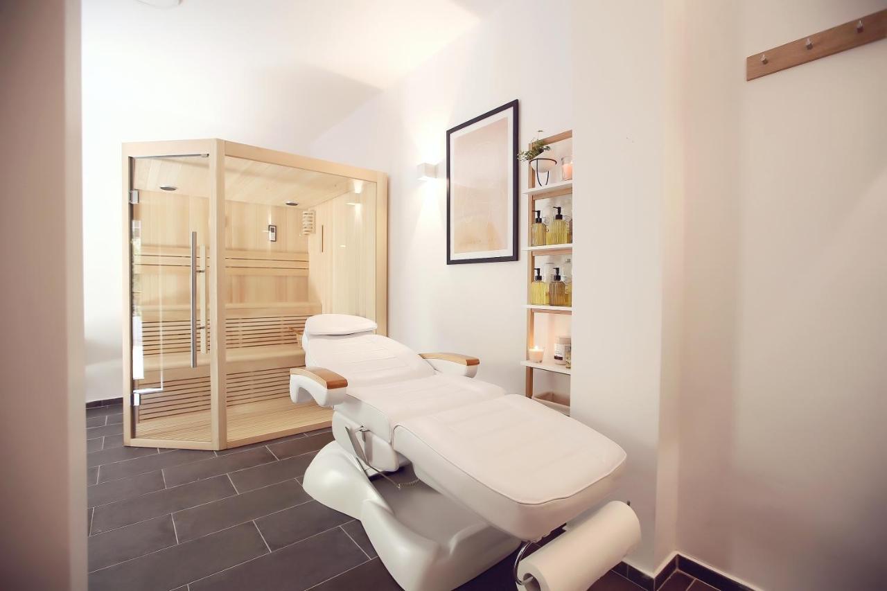 Casa M Hotel Oradea Luaran gambar
