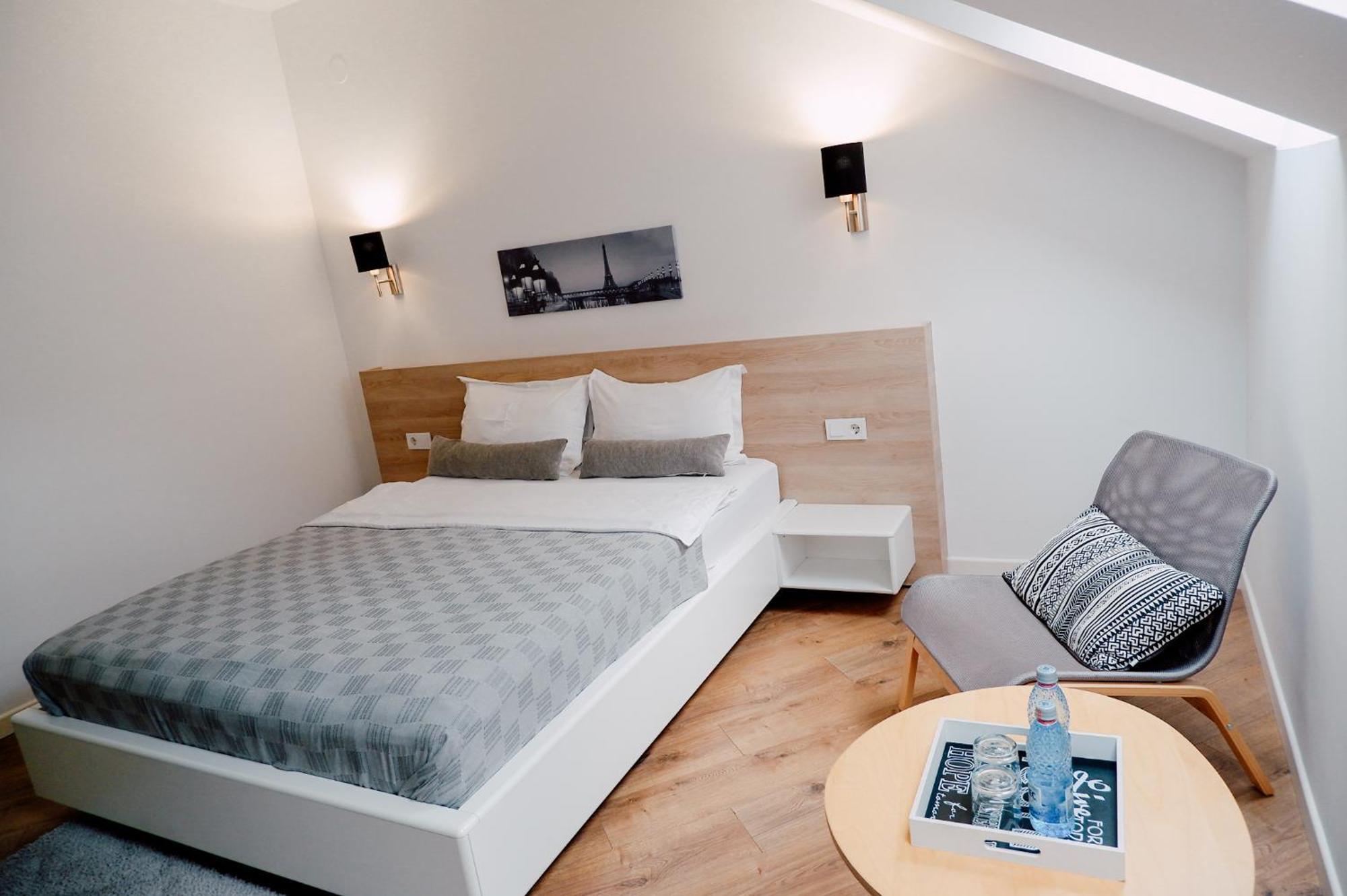 Casa M Hotel Oradea Luaran gambar